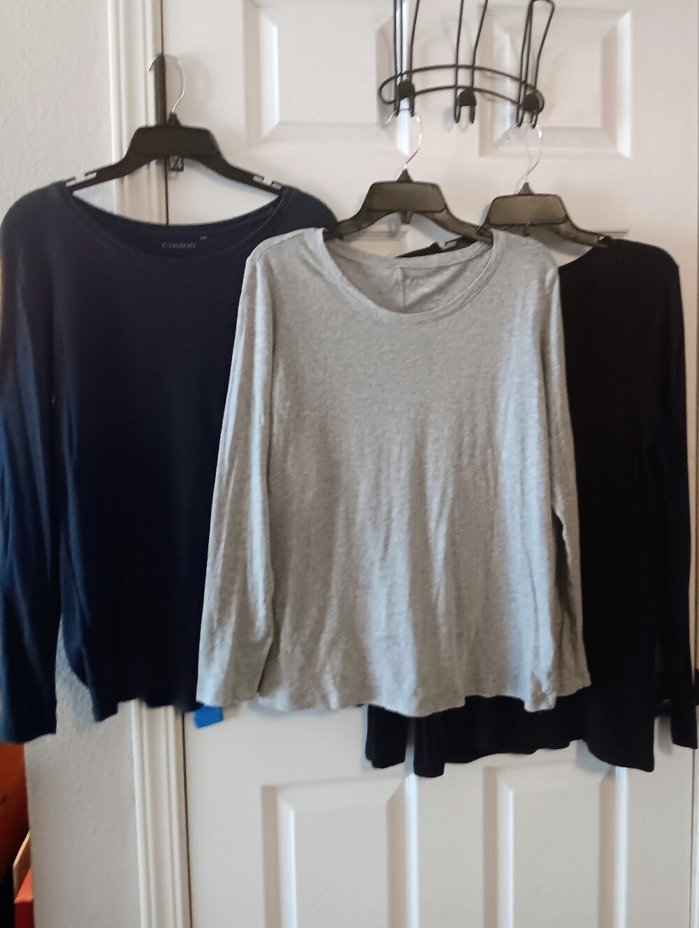 Halogen Long-Sleeve Crewneck T-Shirt Top - Picture 6 of 6